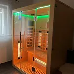 Neue Moderne Mit Infrarot Sauna Und Grossen Garten Hengersberg