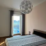 Neue Moderne Mit Infrarot Sauna Und Grossen Garten Appartamento Hengersberg