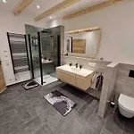 Neue Moderne Mit Infrarot Sauna Und Grossen Garten Appartamento