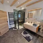 Appartamento Neue Moderne Mit Infrarot Sauna Und Grossen Garten