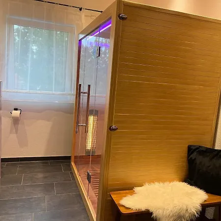 Neue Moderne Mit Infrarot Sauna Und Grossen Garten *