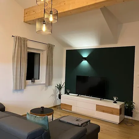Neue Moderne Mit Infrarot Sauna Und Grossen Garten Hengersberg