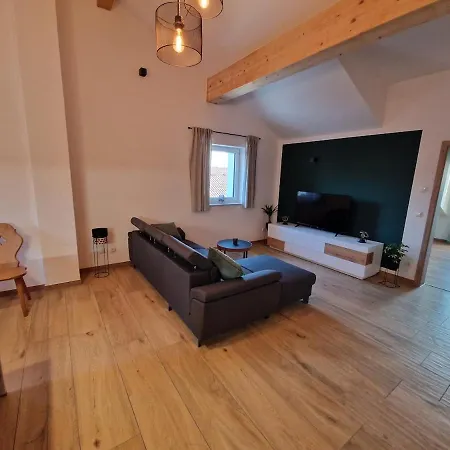 Neue Moderne Mit Infrarot Sauna Und Grossen Garten Appartement *