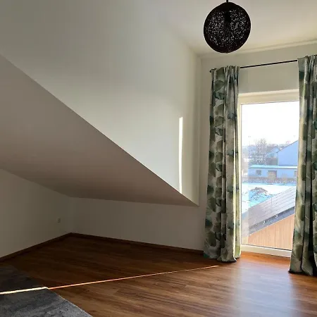 Neue Moderne Mit Infrarot Sauna Und Grossen Garten Appartement *