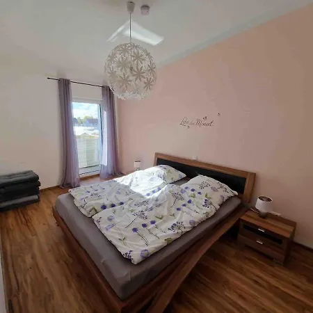 Neue Moderne Mit Infrarot Sauna Und Grossen Garten Hengersberg