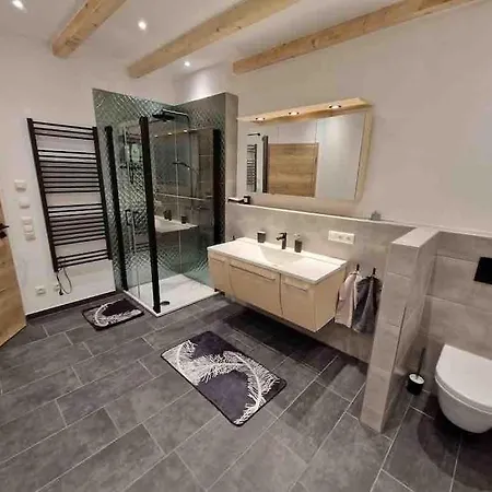 Neue Moderne Mit Infrarot Sauna Und Grossen Garten Appartement