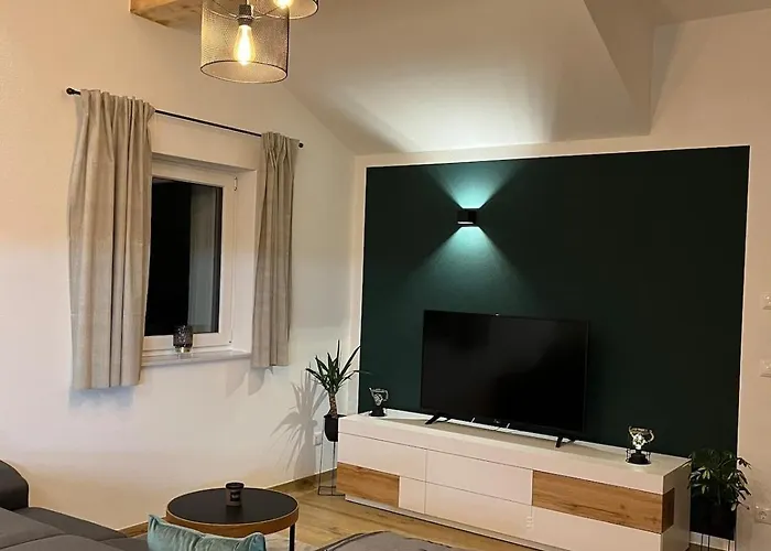 Neue Moderne Mit Infrarot Sauna Und Grossen Garten Hengersberg