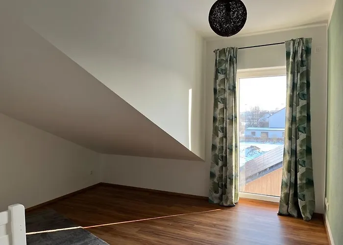Neue Moderne Mit Infrarot Sauna Und Grossen Garten Appartement *