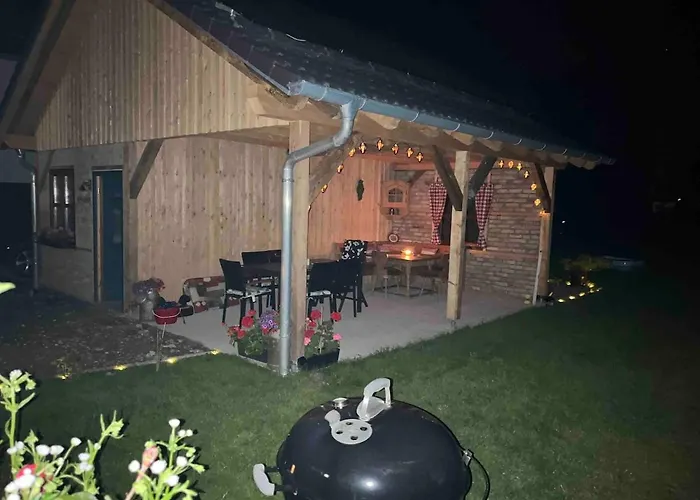 Neue Moderne Mit Infrarot Sauna Und Grossen Garten 헹게르스베르크